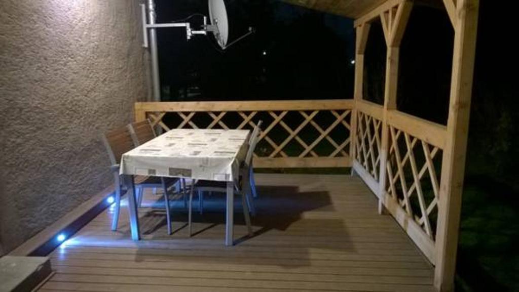 Hotel Oeroemvoelgy Vendeghaz Bozsva Zewnętrze zdjęcie